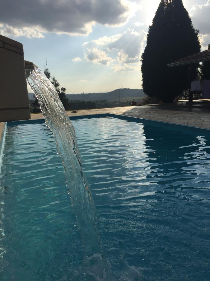 Linda Chácara com Piscina Atibaia Exterior foto